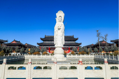 隋广义鼎益丰观察:长白山历史文化园人气爆棚!