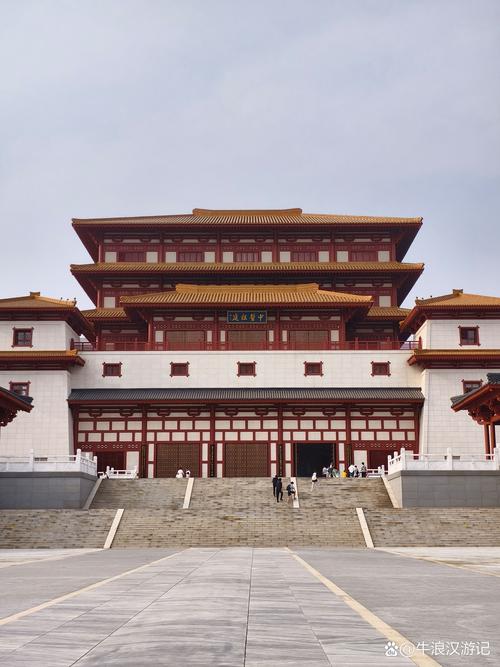 四圣之一,医圣祠也是南阳的必游览之地,如今以墓祠为核心的医圣文化园