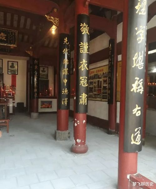 宗祠文化庄严肃穆，充满对祖先的敬畏之情